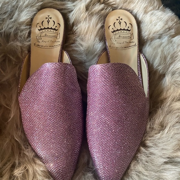 A brand new pair of l'arianna slides loafer. Never worn.  Comes with box - Picture 3 of 3